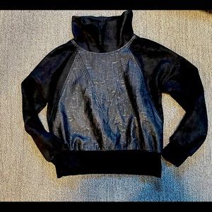 Womens small Fate sweatshirt